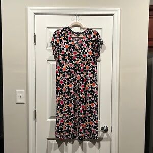 Black Floral Midi Sundress with Short Sleeves and V Neck